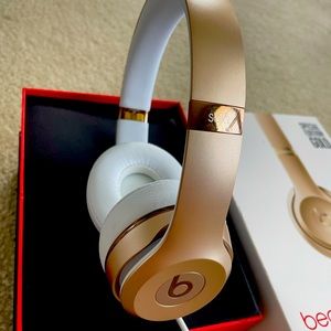 Dr. Dre Beats Solo 3 Wireless Headphones - Gold Edition